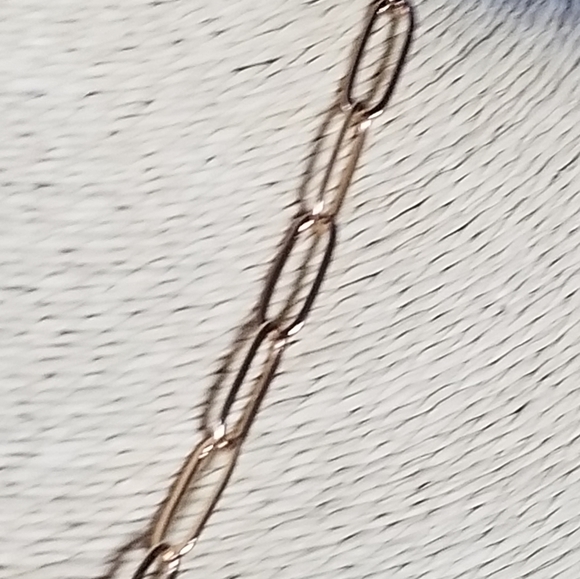 Viola Lips Pendant Short Chain Necklace Set - Picture 7 of 10